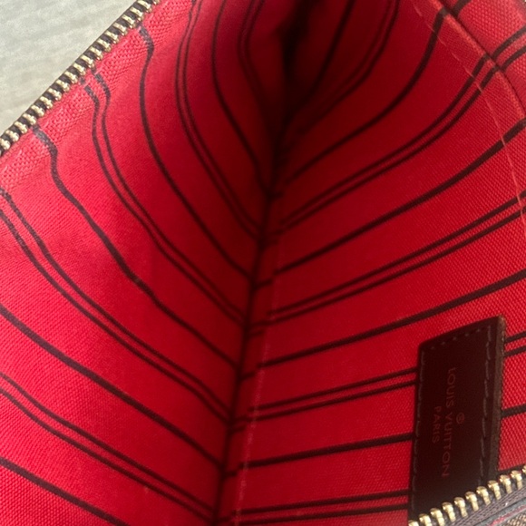 Authentic Louis Vuitton Damier Ebene Pouch - Picture 8 of 13